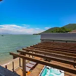 Casa A Beira-Mar, Com Spa E Vista Deslumbrante No Ribeirao Da Ilha Em Florianopolis