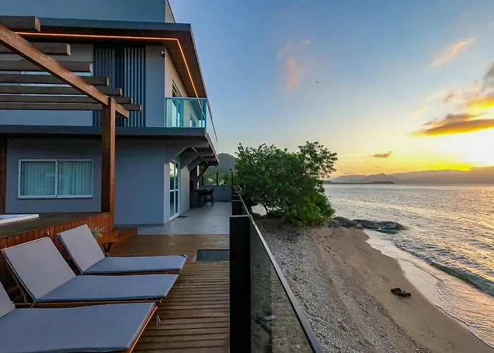 Casa A Beira-Mar, Com Spa E Vista Deslumbrante No Ribeirao Da Ilha Em Florianopolis