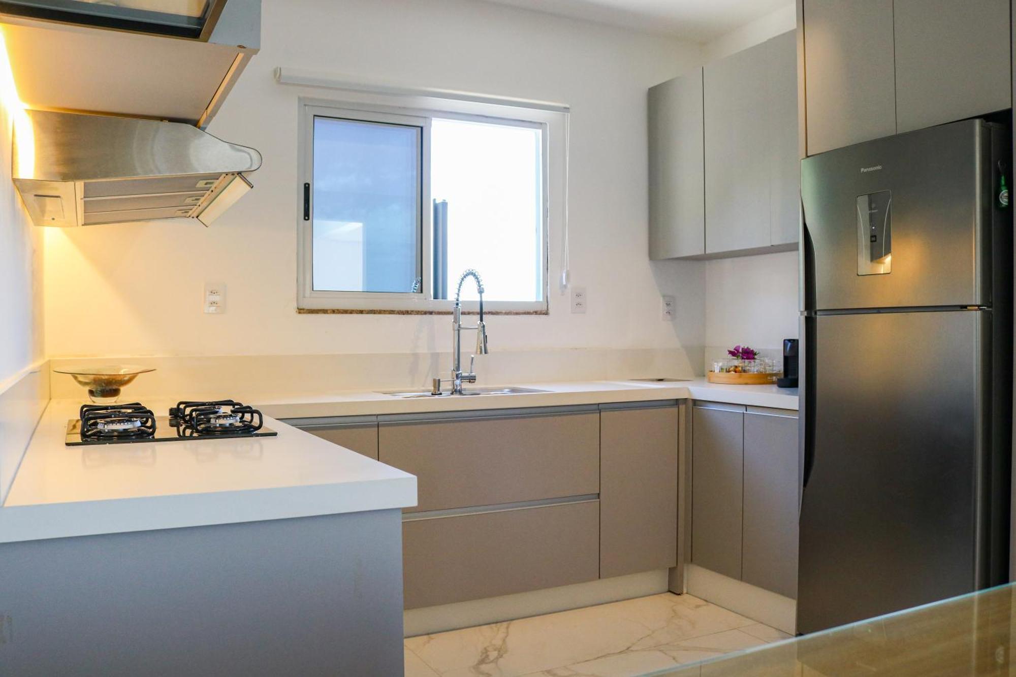 Casa A Beira-mar, Com E Vista Deslumbrante No Ribeirao Da Ilha Em *