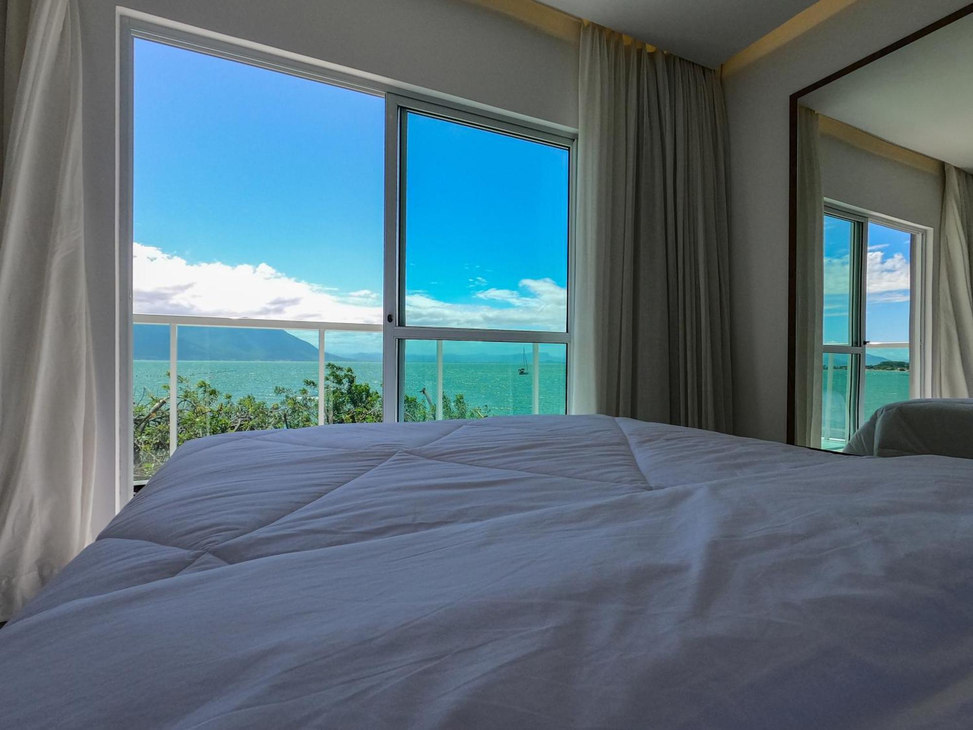 Casa A Beira-mar, Com E Vista Deslumbrante No Ribeirao Da Ilha Em