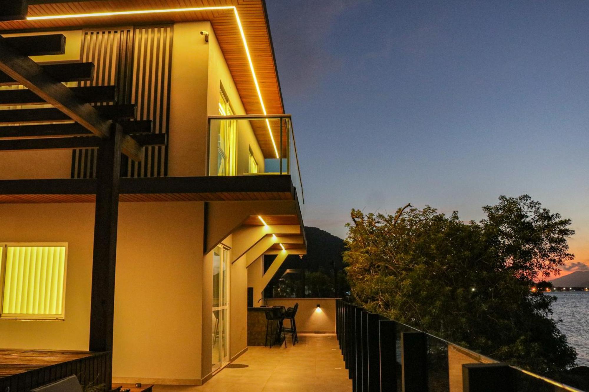 Casa de férias Casa A Beira-mar, Com E Vista Deslumbrante No Ribeirao Da Ilha Em *