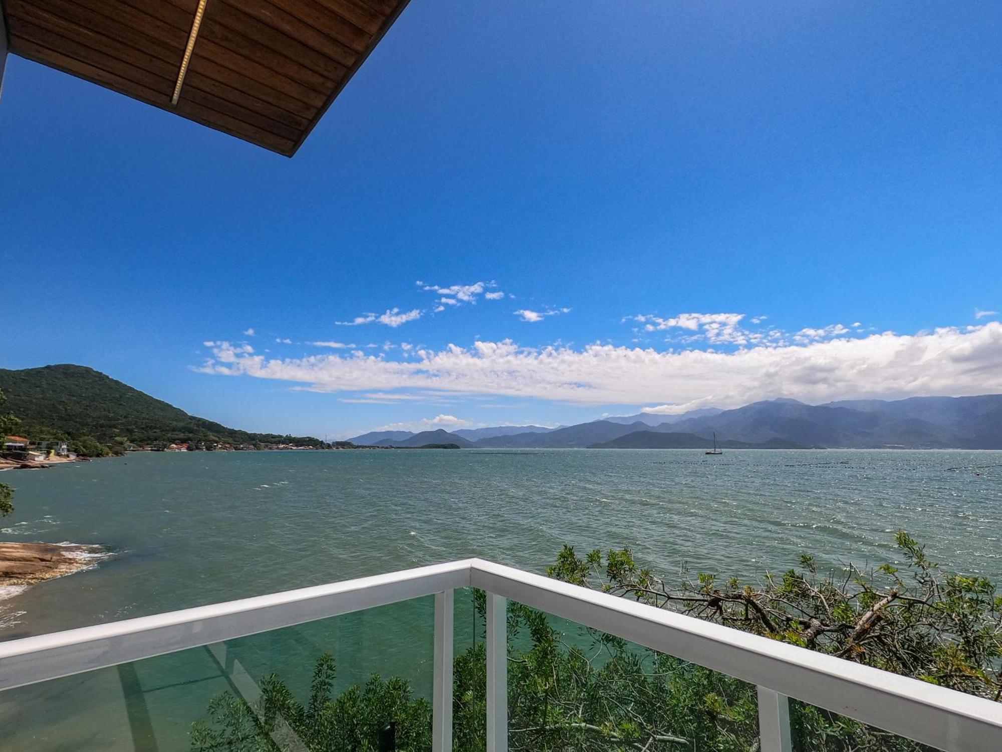 Casa A Beira-mar, Com E Vista Deslumbrante No Ribeirao Da Ilha Em *