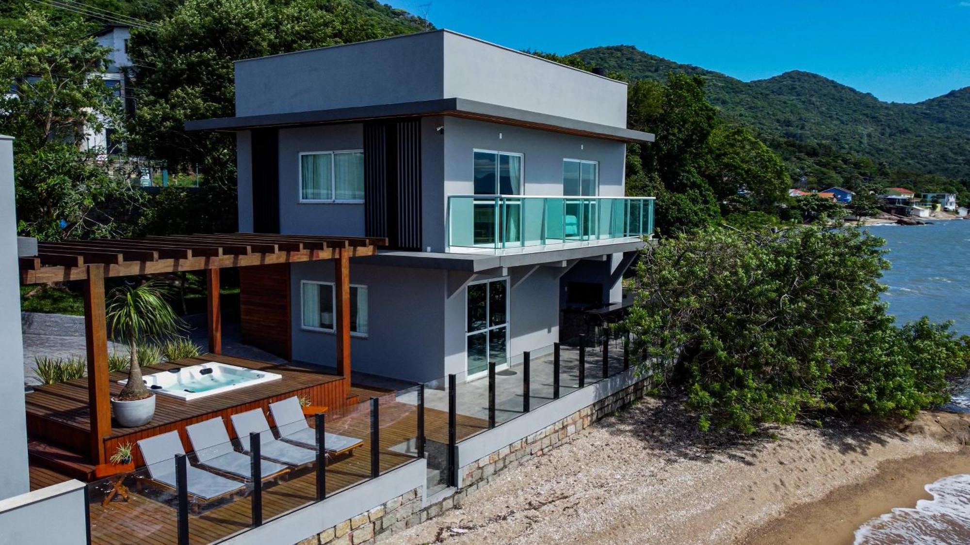 Casa A Beira-mar, Com E Vista Deslumbrante No Ribeirao Da Ilha Em * Florianopolis