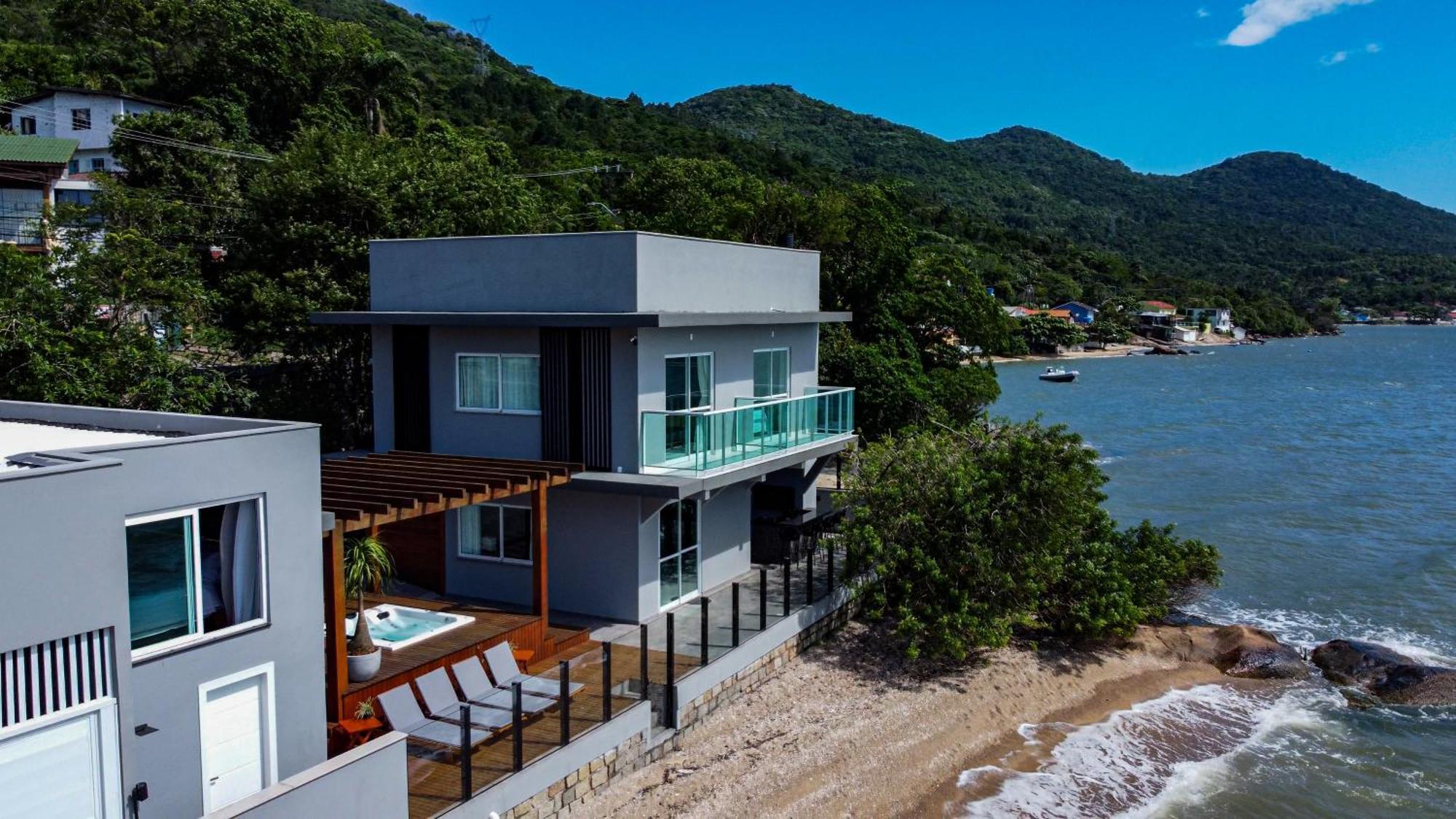 Casa de férias Casa A Beira-mar, Com E Vista Deslumbrante No Ribeirao Da Ilha Em