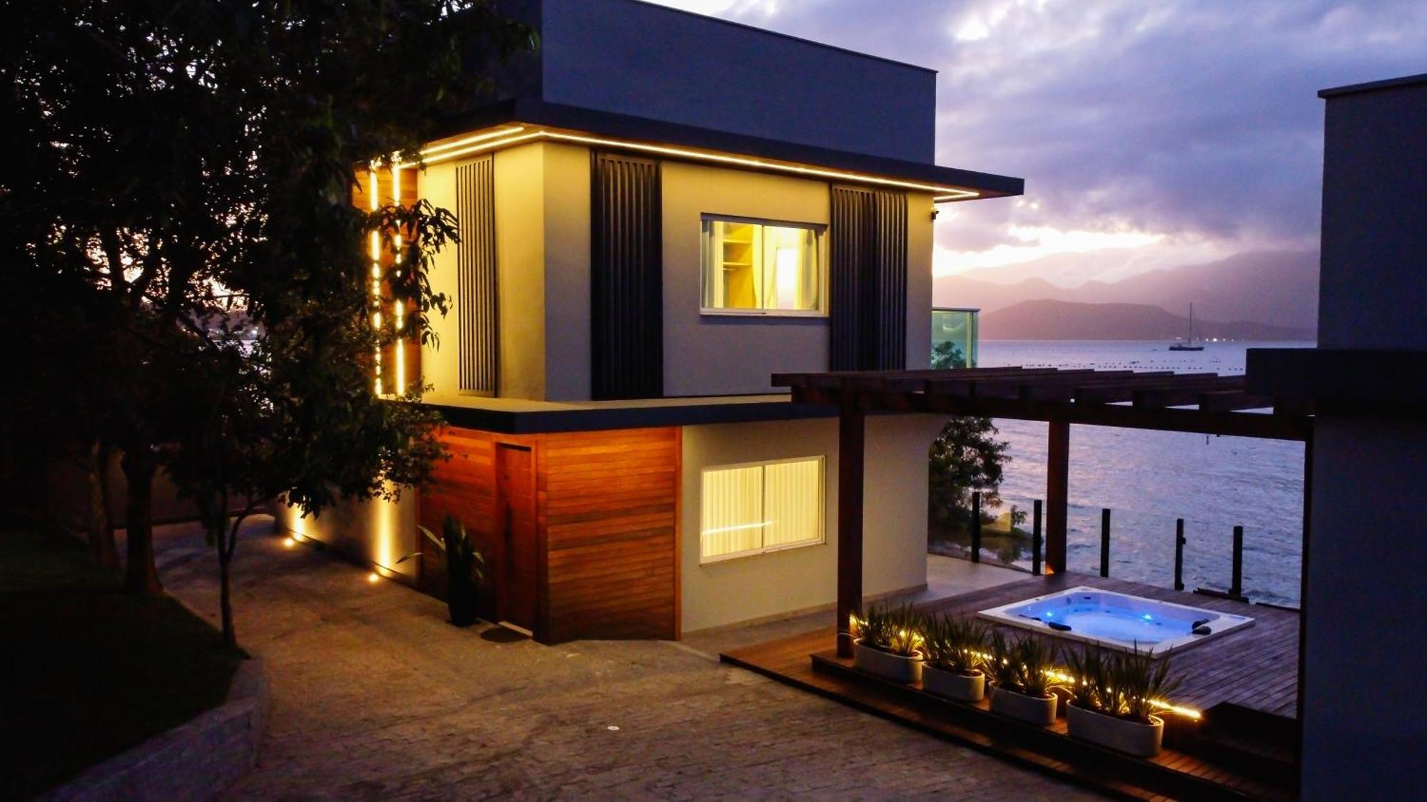 Casa A Beira-mar, Com E Vista Deslumbrante No Ribeirao Da Ilha Em Casa de férias Florianopolis