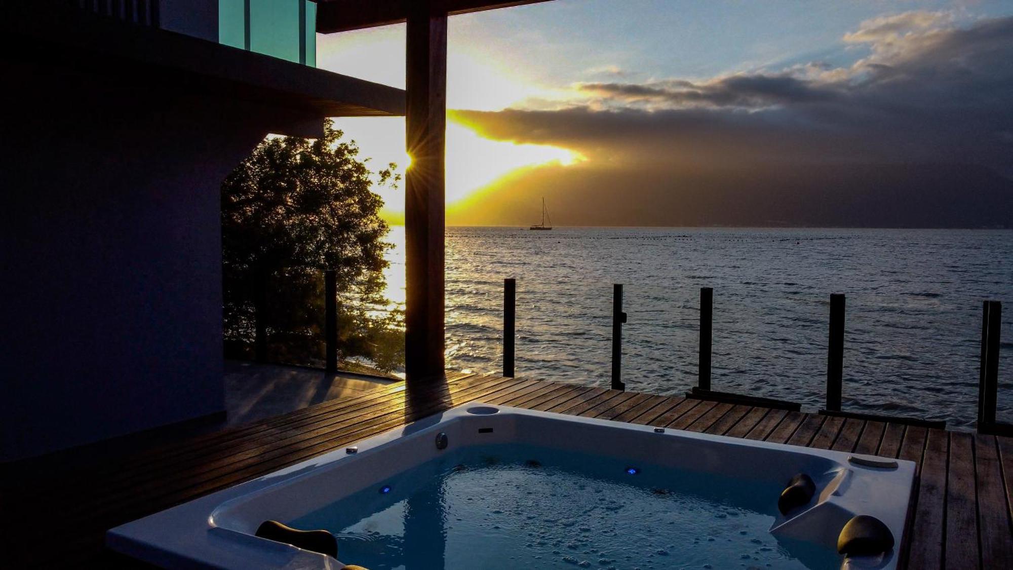 Casa de férias Casa A Beira-mar, Com E Vista Deslumbrante No Ribeirao Da Ilha Em *