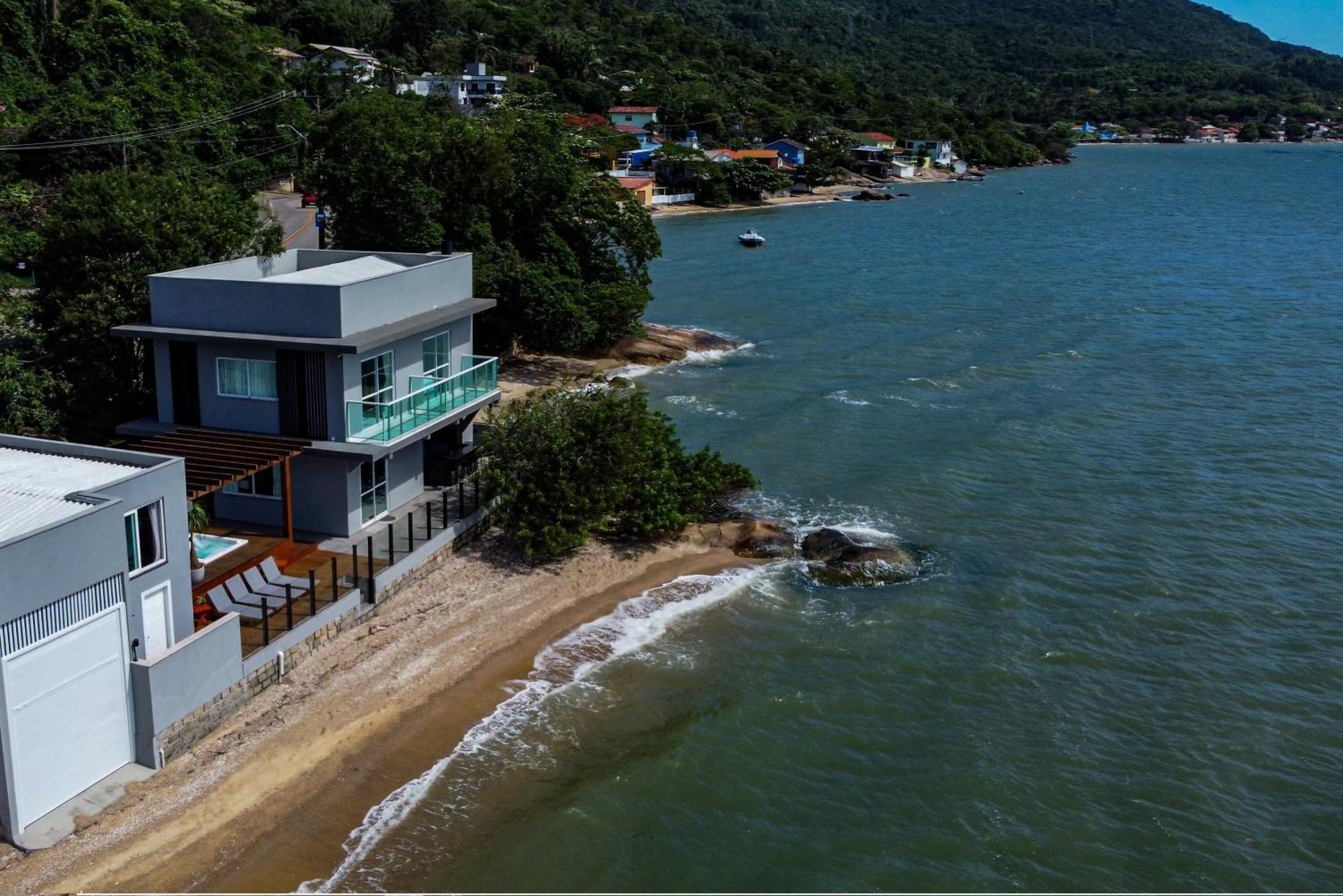 Casa A Beira-mar, Com E Vista Deslumbrante No Ribeirao Da Ilha Em Casa de férias