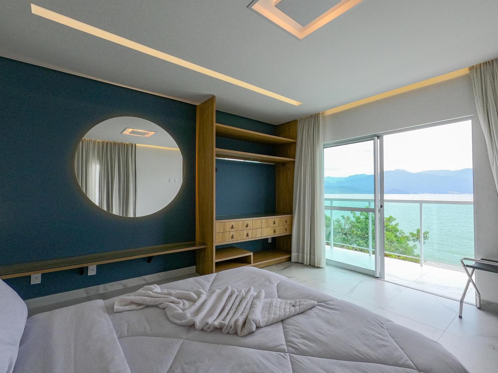 Casa de férias Casa A Beira-mar, Com E Vista Deslumbrante No Ribeirao Da Ilha Em
