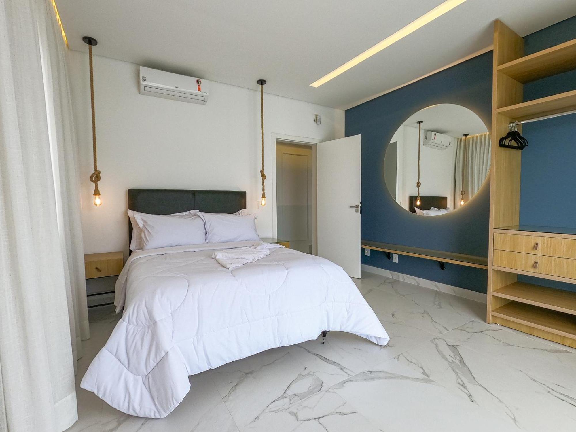 Casa A Beira-mar, Com E Vista Deslumbrante No Ribeirao Da Ilha Em