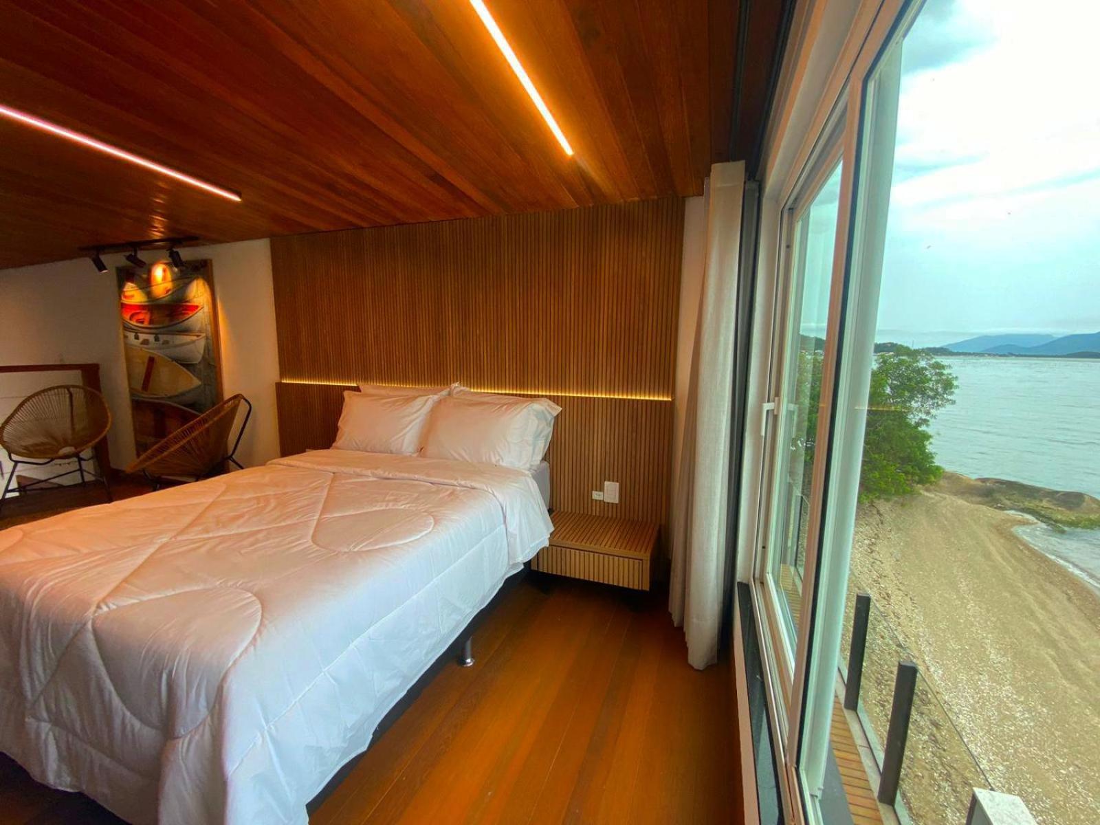 Casa A Beira-mar, Com E Vista Deslumbrante No Ribeirao Da Ilha Em Casa de férias Florianopolis