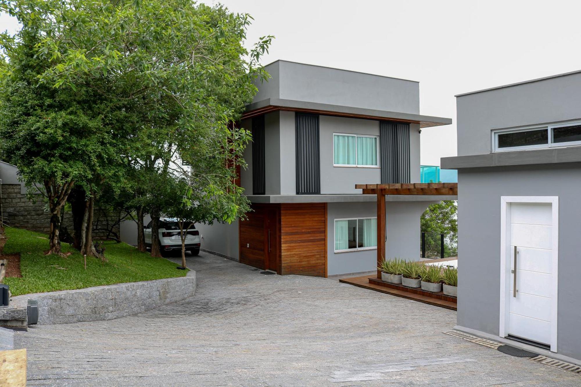 Casa A Beira-mar, Com E Vista Deslumbrante No Ribeirao Da Ilha Em