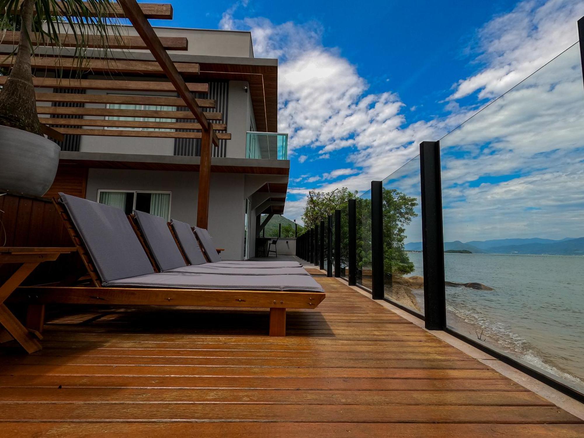 Casa A Beira-mar, Com E Vista Deslumbrante No Ribeirao Da Ilha Em Casa de férias *