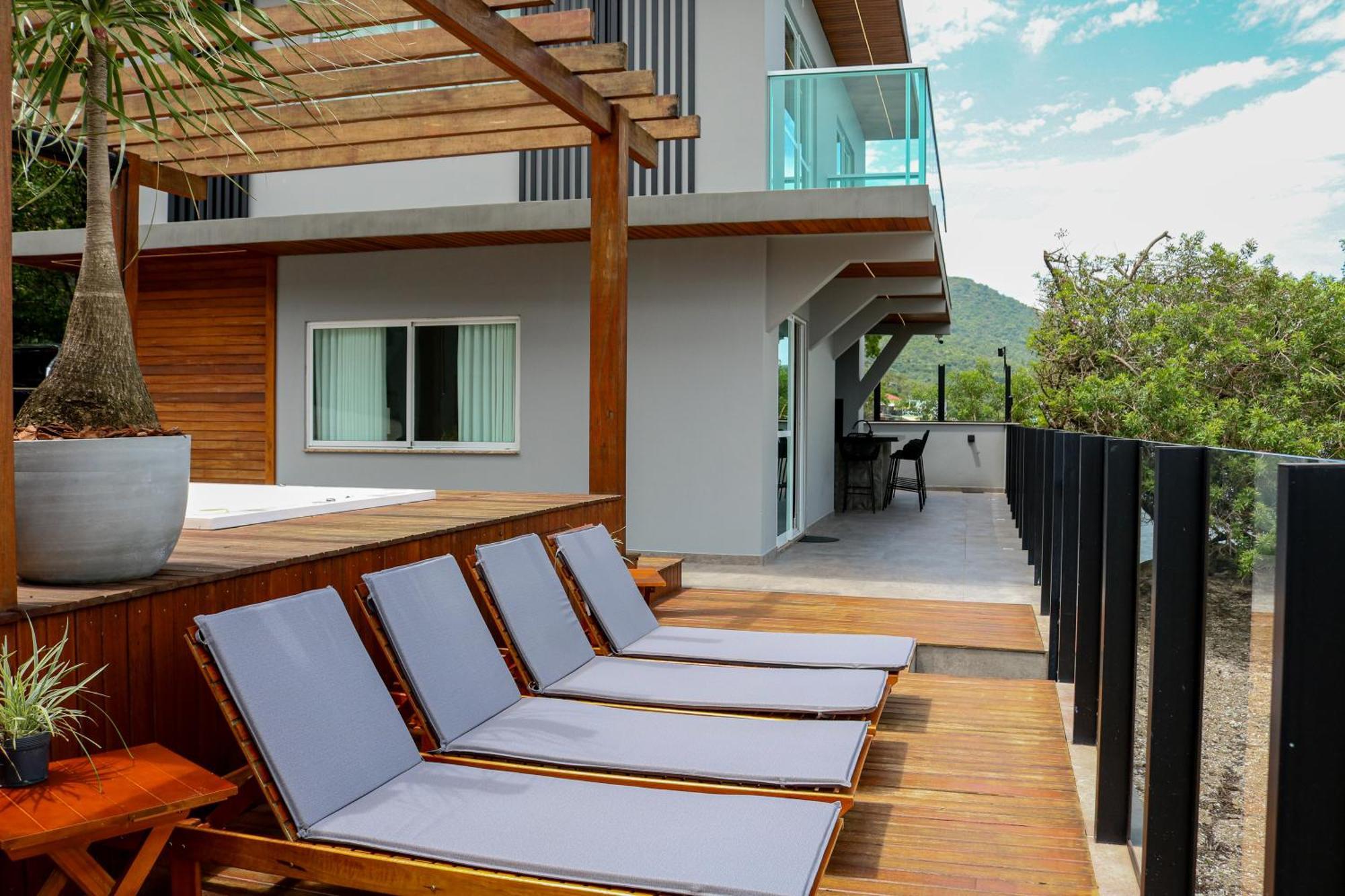 Casa A Beira-mar, Com E Vista Deslumbrante No Ribeirao Da Ilha Em * Florianopolis